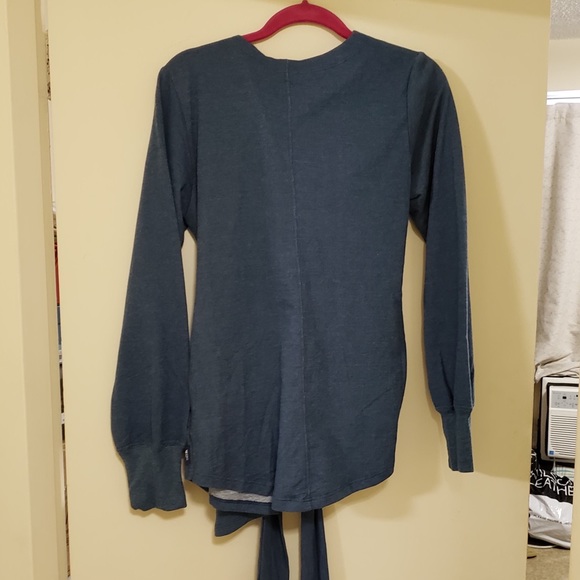 North face sweater - Picture 2 of 2